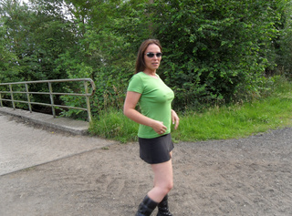 Freizügig auf dem Schotterweg