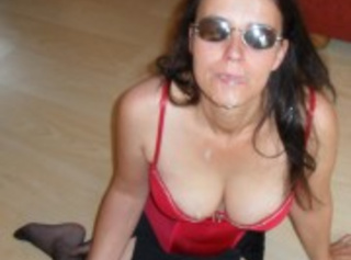 Geil Geblasen und voll ins gesicht gespritzt